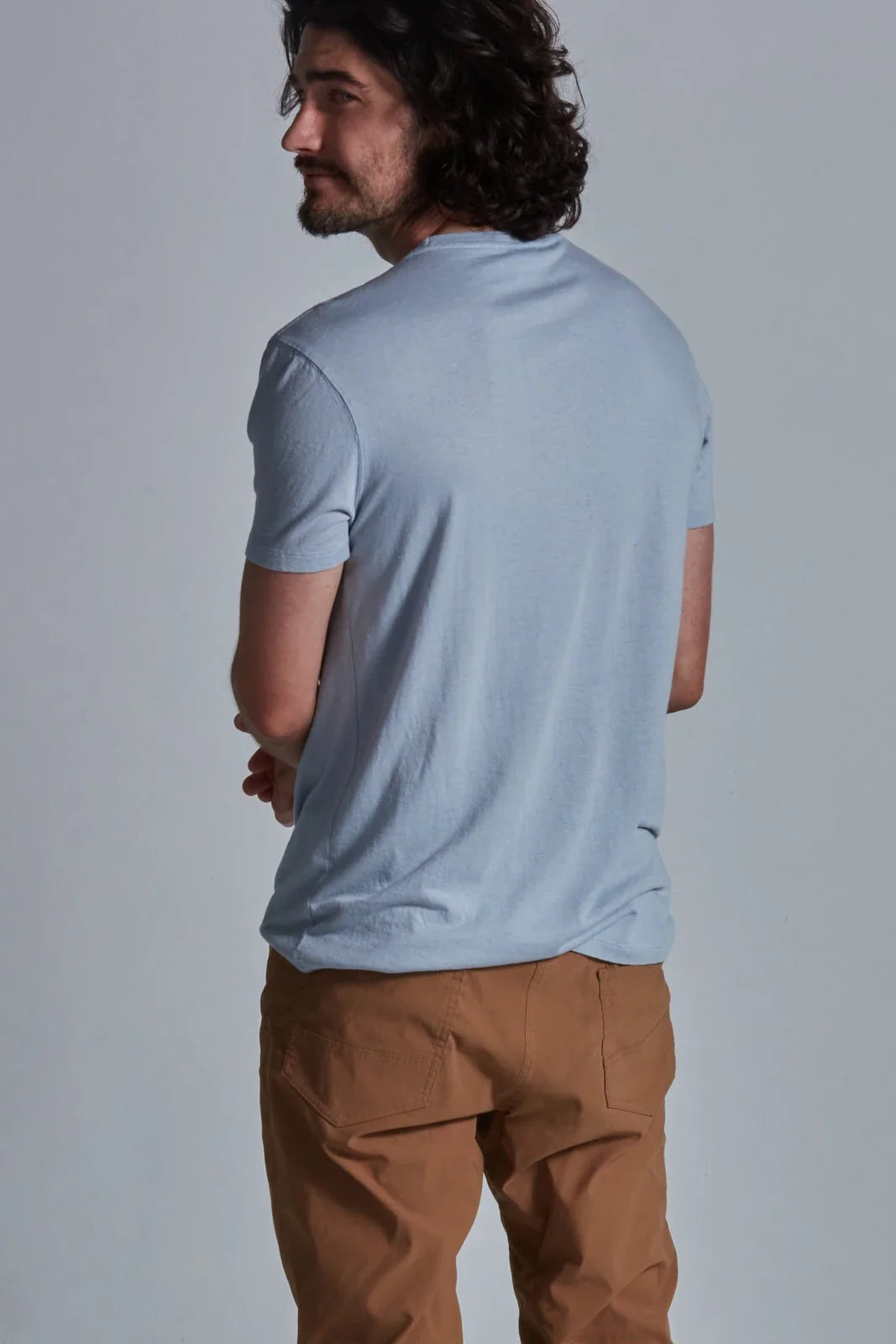 ONNO bamboo t-shirt in Sky Blue, Nic is 5'11" and wearing size M.