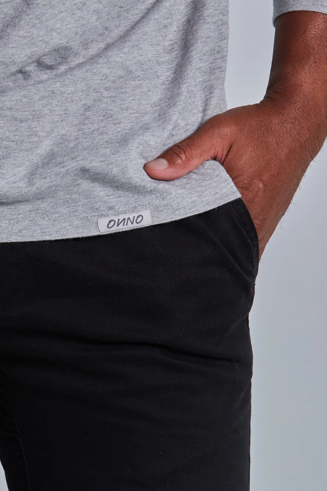 ONNO long sleeve bamboo t-shirt in Heathered Granite, Golden is 6'0" and wearing size L.