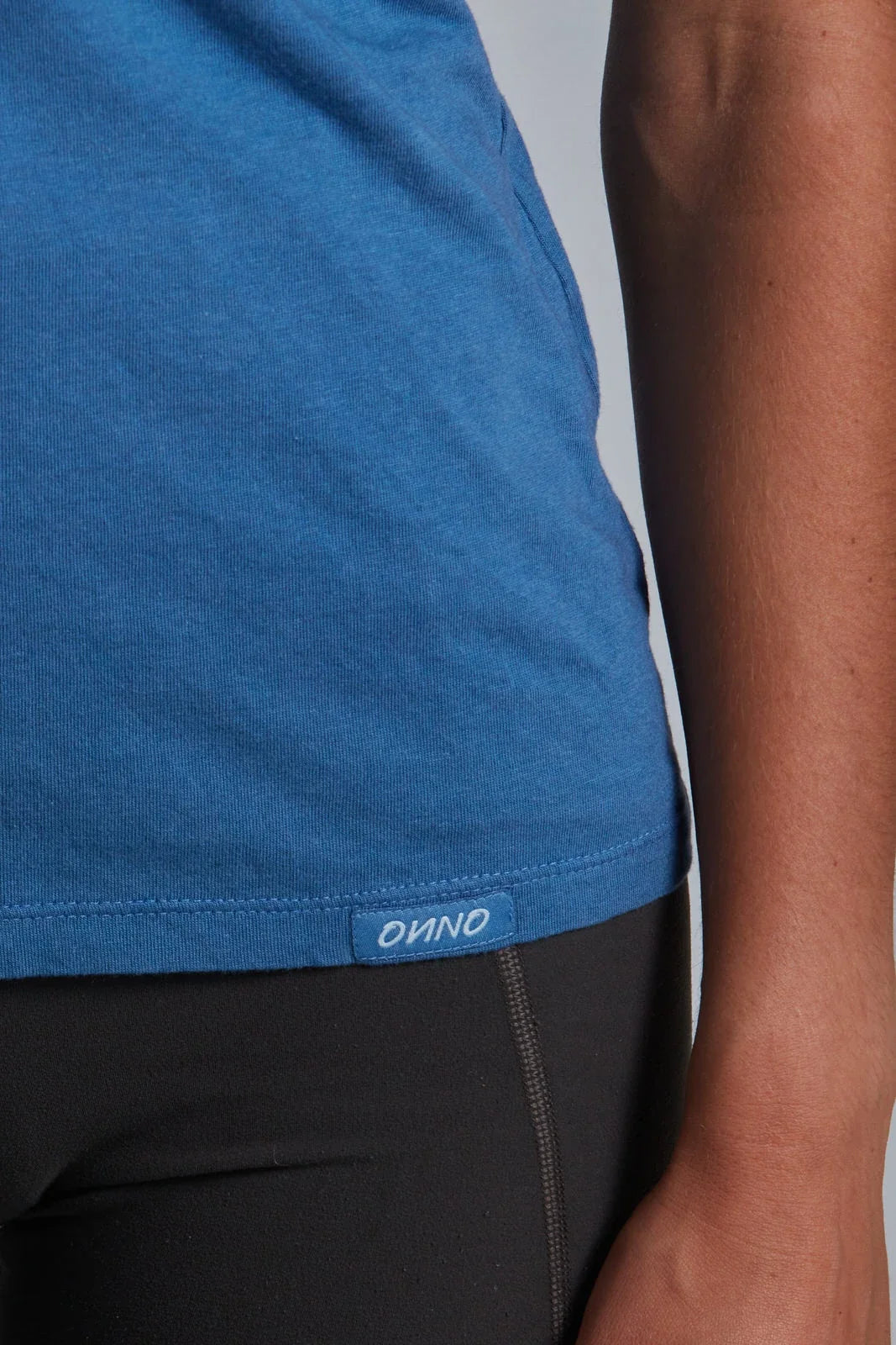 ONNO bamboo t-shirt in Sea Blue, Christina is 5'9" and wearing size S.