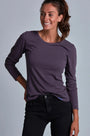 ONNO long sleeve bamboo t-shirt in Dirty Purple, Christina is 5'9" and wearing size S.