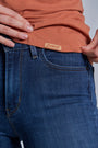 ONNO beechwood t-shirt in Rust, Caroline is 5'8" and wearing size S.