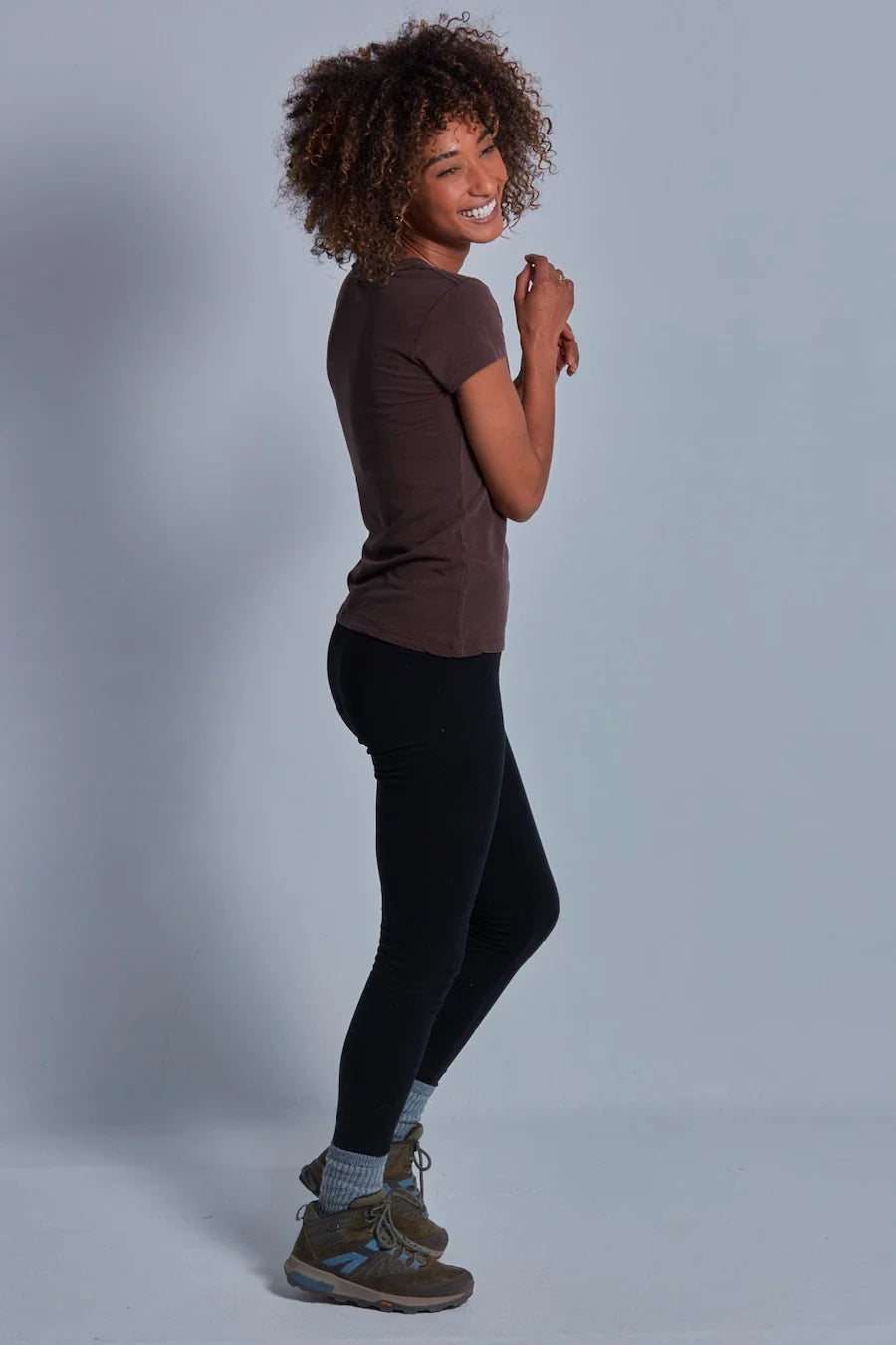 ONNO beechwood t-shirt in Espresso, Sage is 5'7" and wearing size XS.
