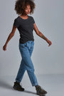ONNO organic cotton t-shirt in Heathered Basalt, Sage is 5'7" and wearing size XS.
